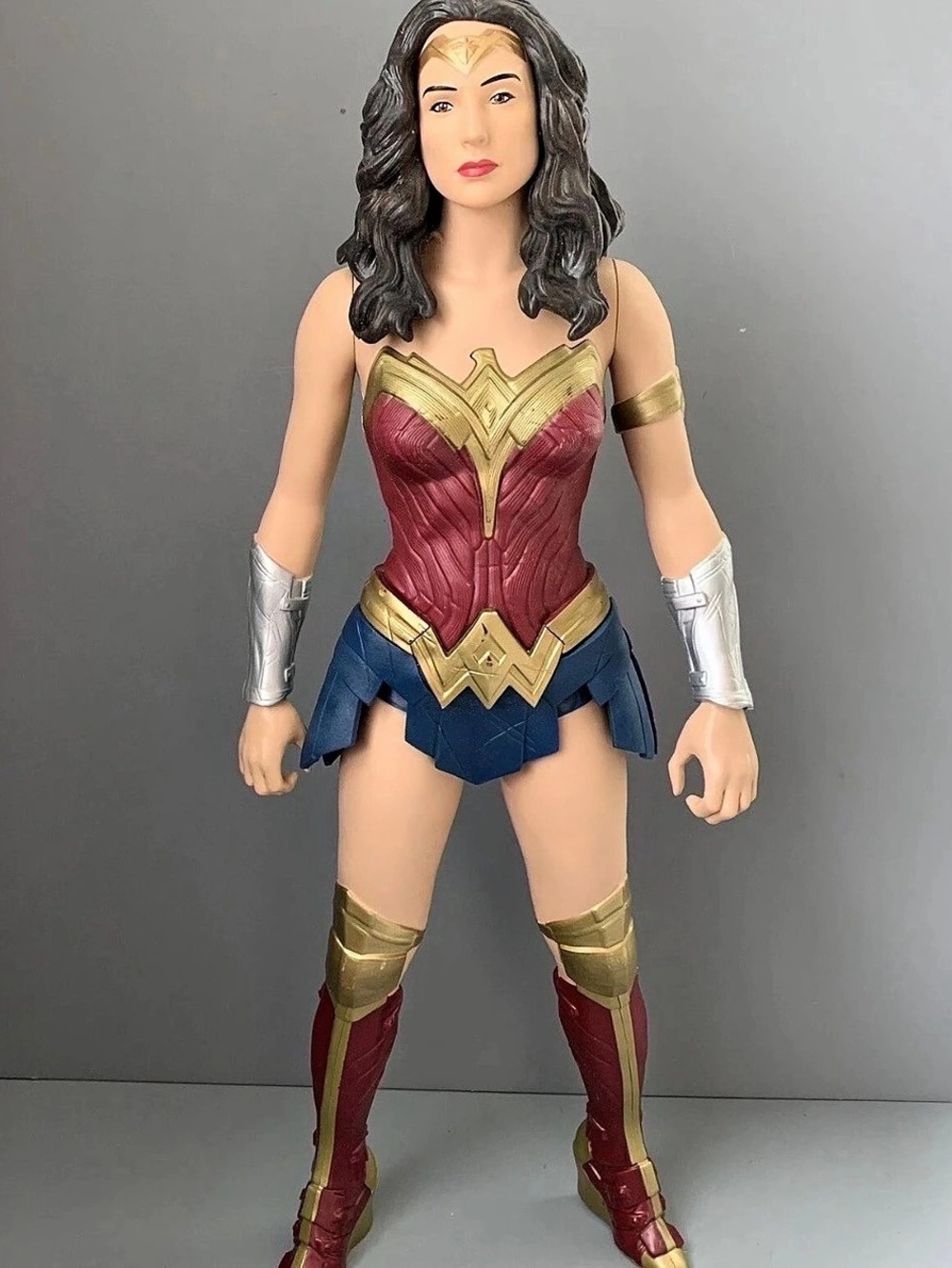 JAKKS Pacific DC Comics Wonder Woman 19-Inch Big Figs Action Figure Action
